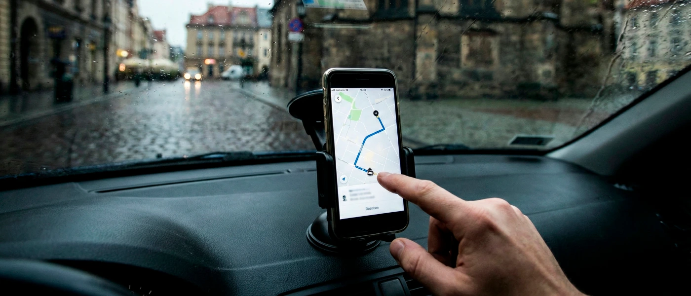 Zarobki w Uberze w Polsce: Ile można zarobić jako kierowca?