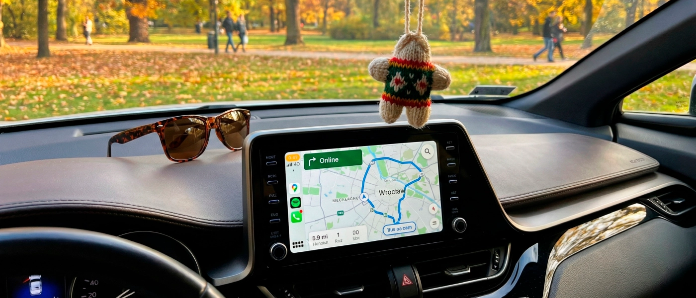 Jakie auto jest bardziej opłacalne do pracy w taxi: wynajęte czy własne